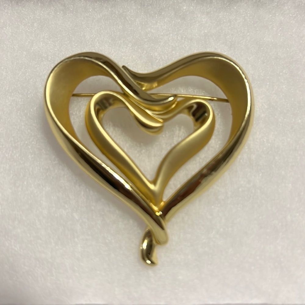 Elegant Golden AJC Brooch with Dual Hearts